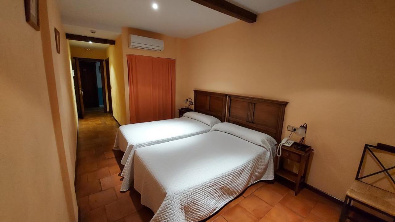 Hotel Rural Carlos I Garganta la Olla Buitenkant foto