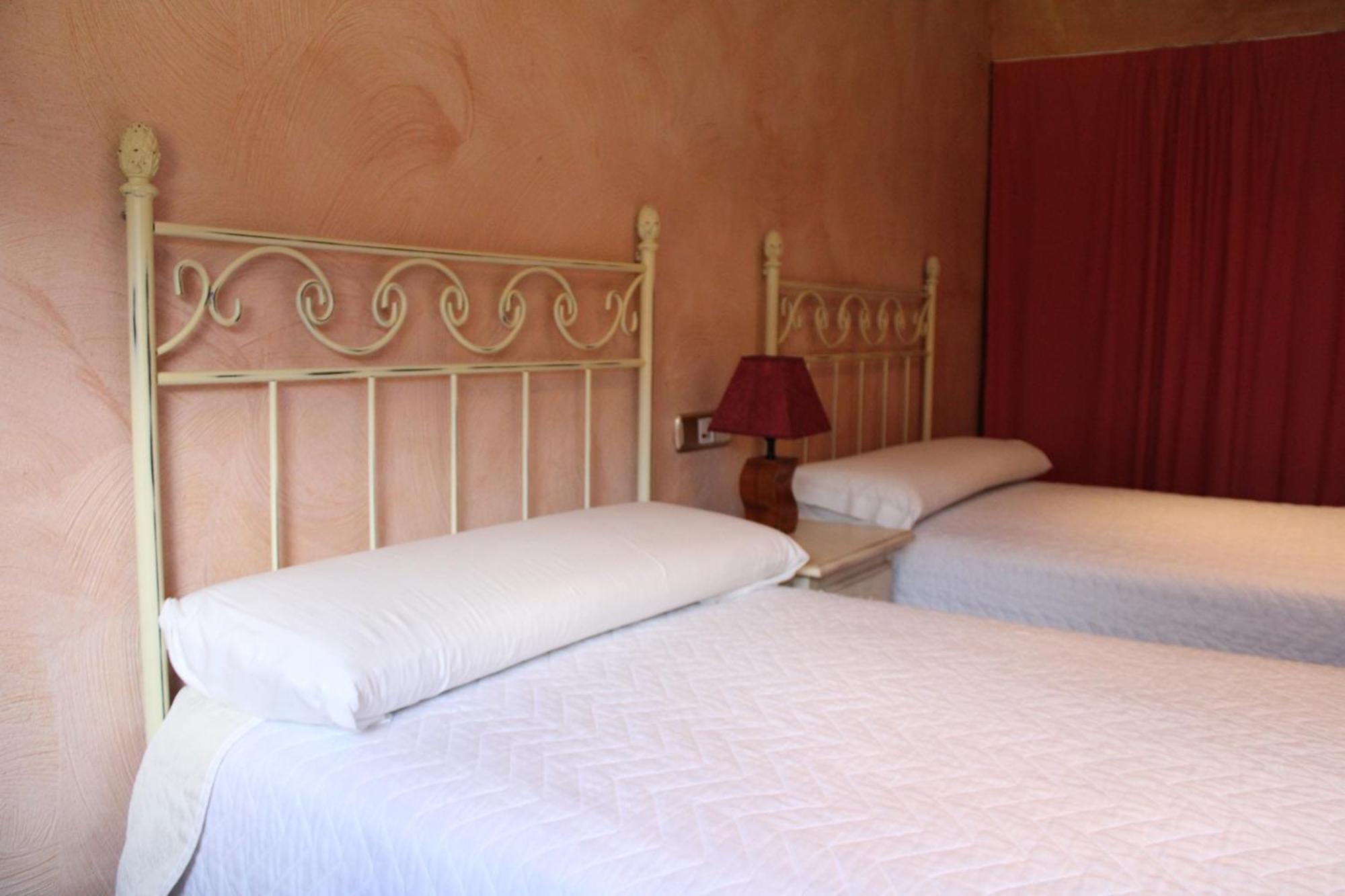 Hotel Rural Carlos I Garganta la Olla Buitenkant foto