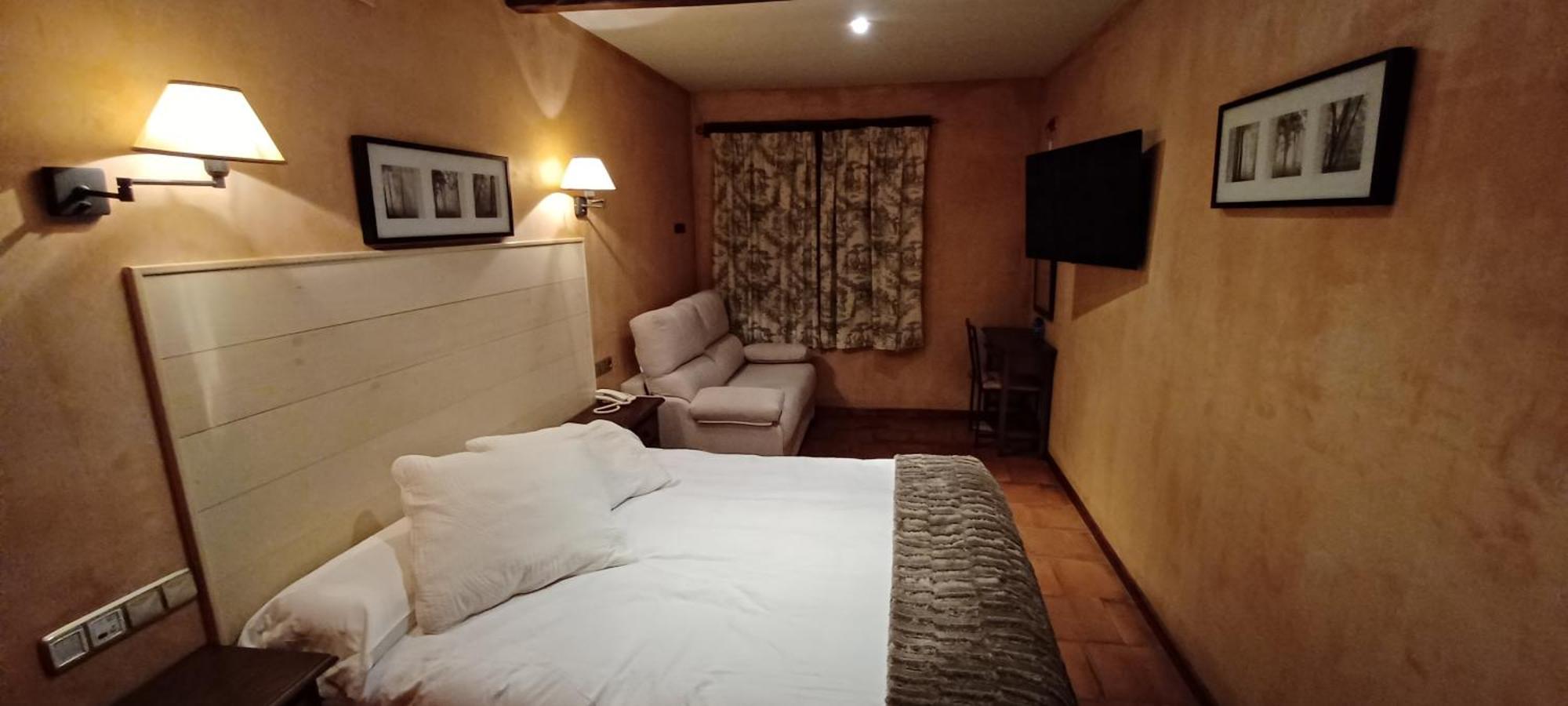 Hotel Rural Carlos I Garganta la Olla Buitenkant foto