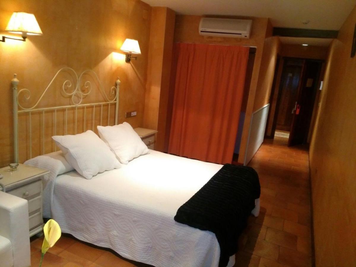 Hotel Rural Carlos I Garganta la Olla Buitenkant foto