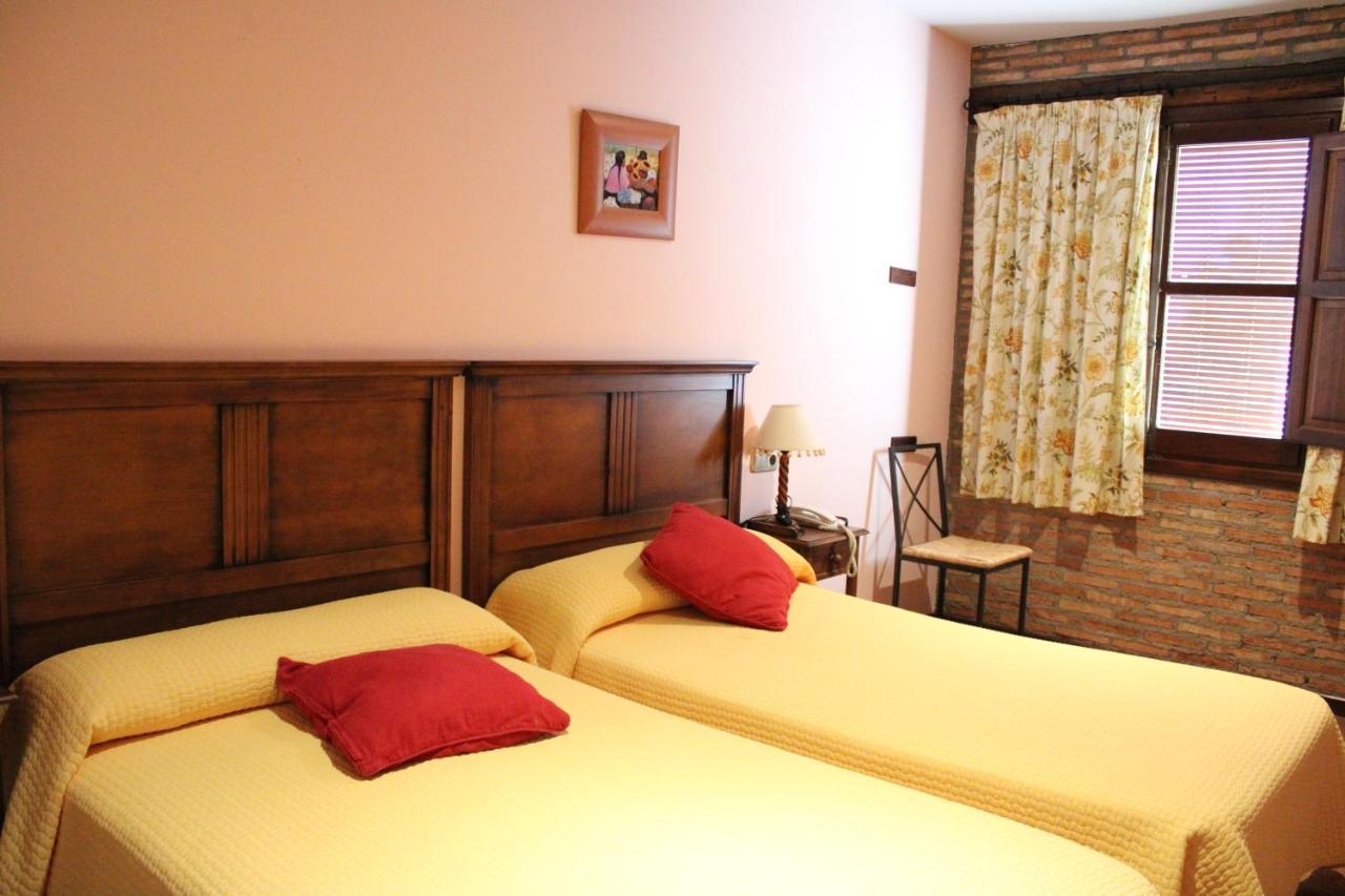 Hotel Rural Carlos I Garganta la Olla Buitenkant foto